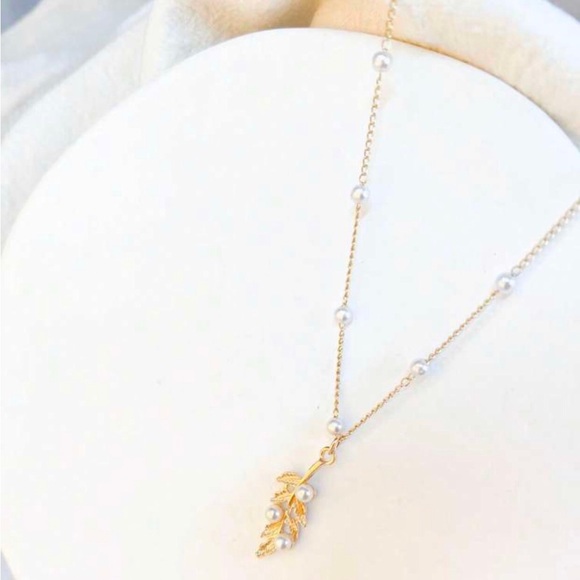 “Pretty Pearl Fern Leaf” Gold Wavy Textured Pearl Bead Chic Nature Boho Necklace - Picture 6 of 9